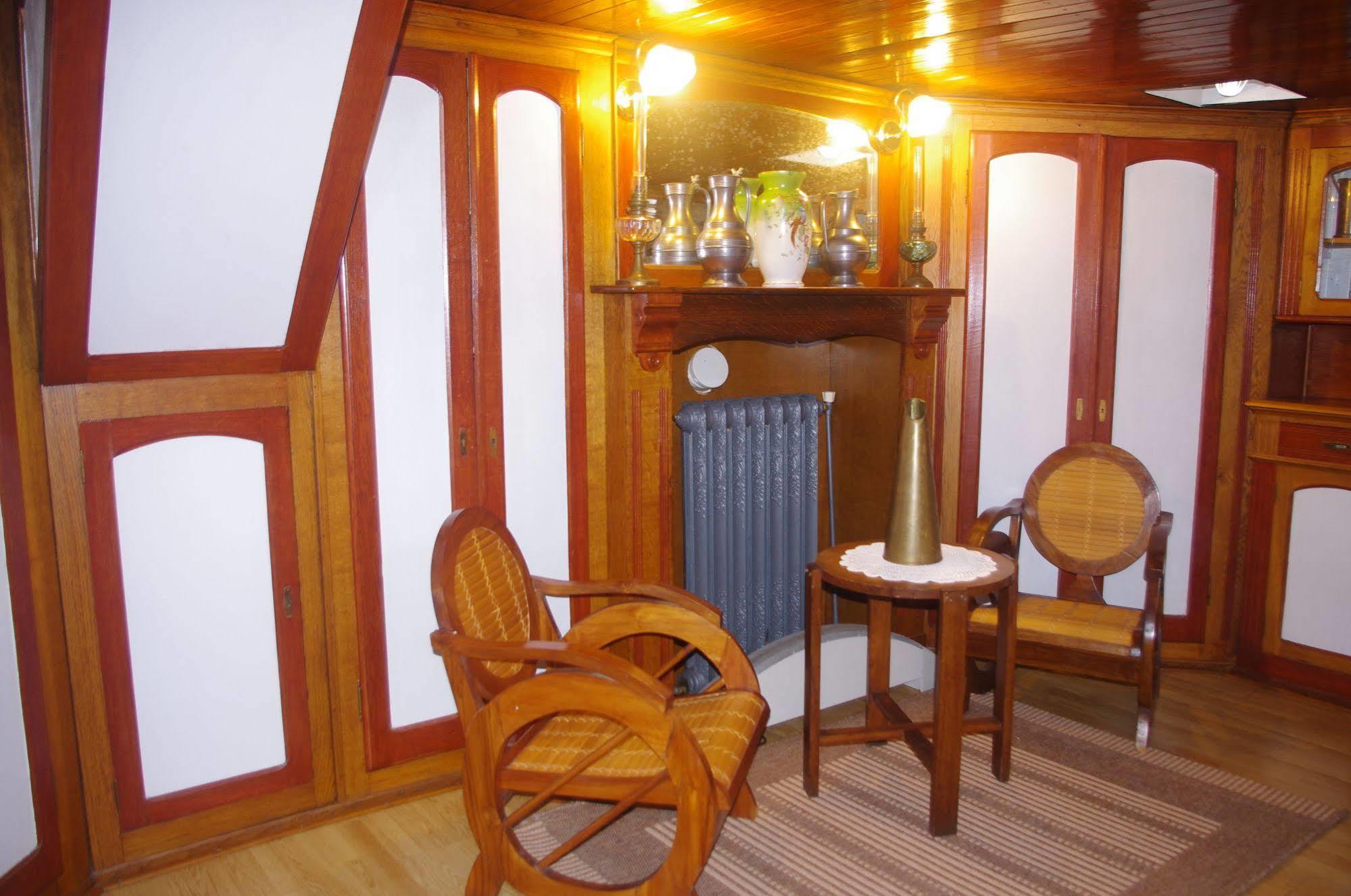 Peniche Le Hasard Bed & Breakfast Villeneuve-lès-Avignon Dış mekan fotoğraf