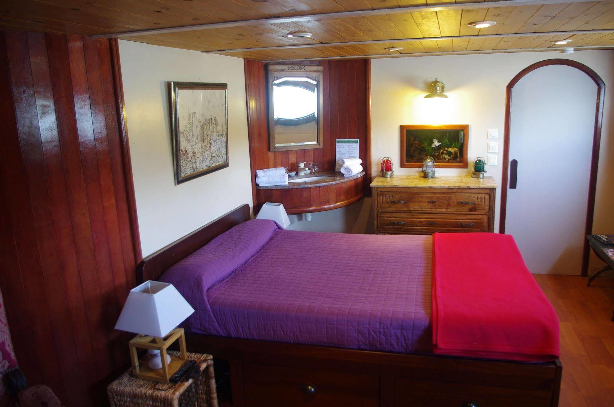 Peniche Le Hasard Bed & Breakfast Villeneuve-lès-Avignon Dış mekan fotoğraf